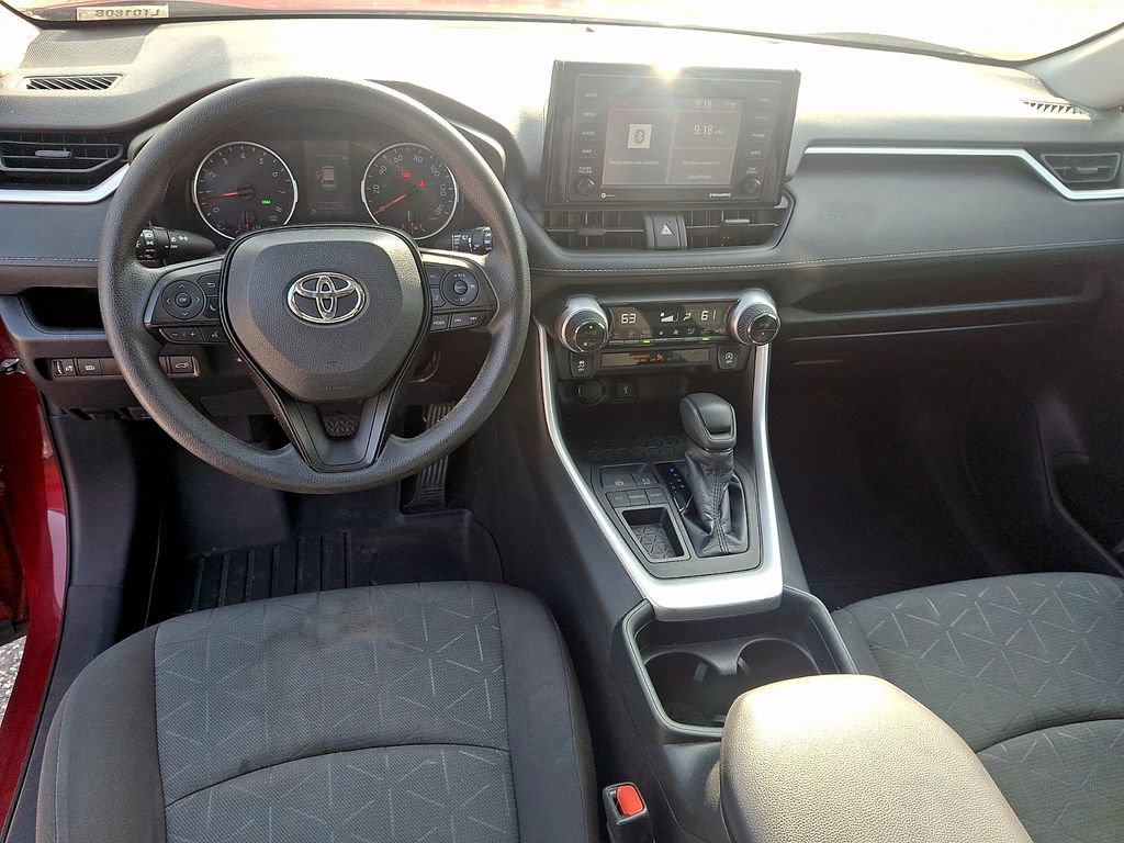 Used 2021 Toyota RAV4 XLE w/ Convenience Package FWD image 9