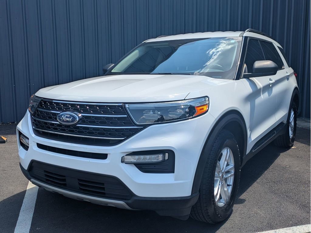 Certified 2020 Ford Explorer XLT w/ Equipment Group 202A RWD image 2