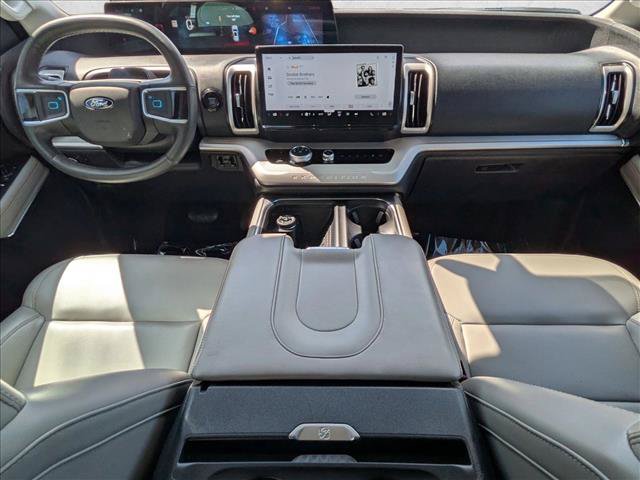 Certified 2025 Ford Expedition Active AWD/4WD image 17