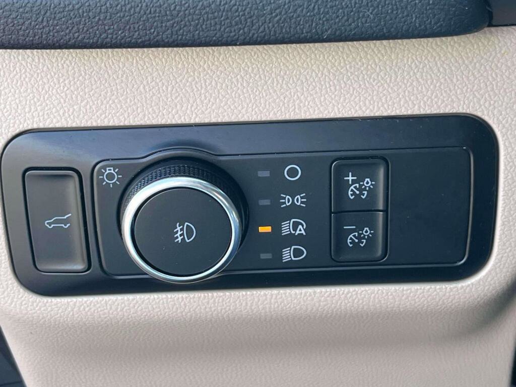 Certified 2022 Ford Escape SEL AWD/4WD image 33