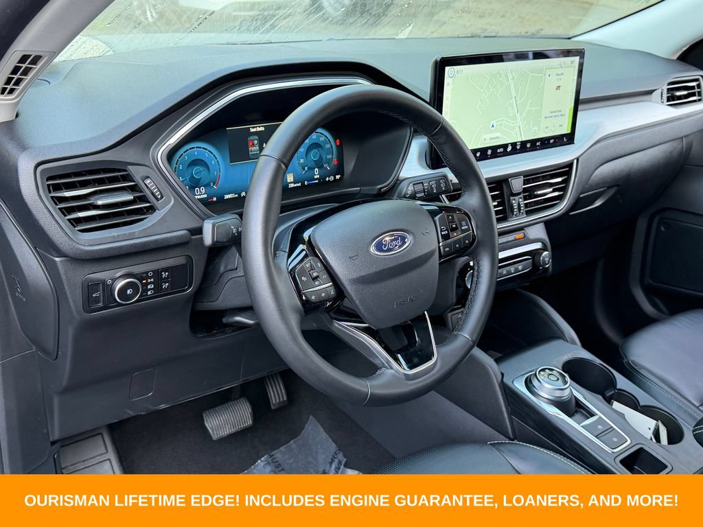 Certified 2025 Ford Escape Platinum AWD/4WD image 28