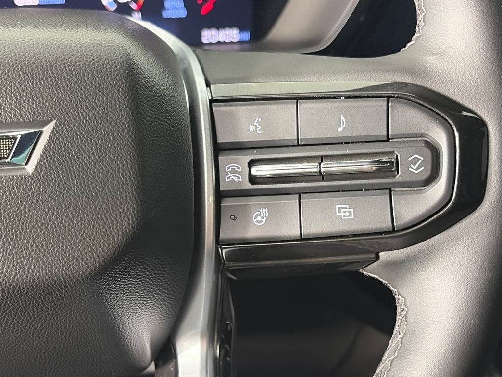 Used 2025 Chevrolet Colorado ZR2 w/ Technology Package AWD/4WD image 18