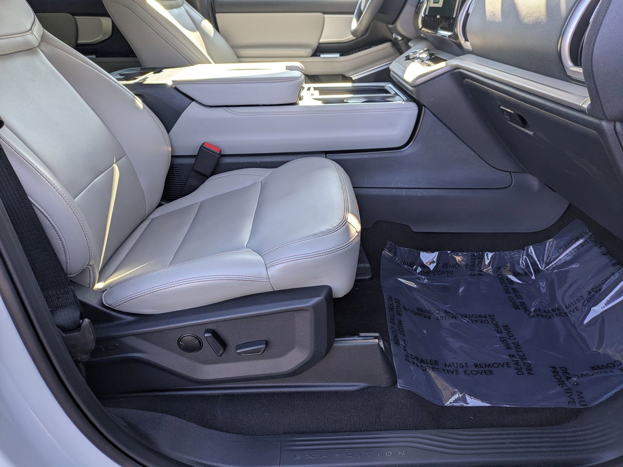 Certified 2025 Ford Expedition Active image 42