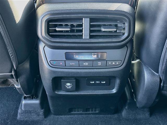Used 2025 Honda Pilot TrailSport image 27