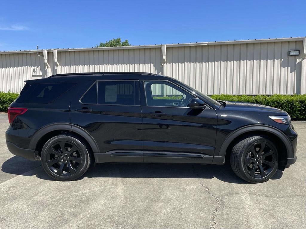 Certified 2023 Ford Explorer ST-Line w/ Class IV Trailer Tow Package image 2