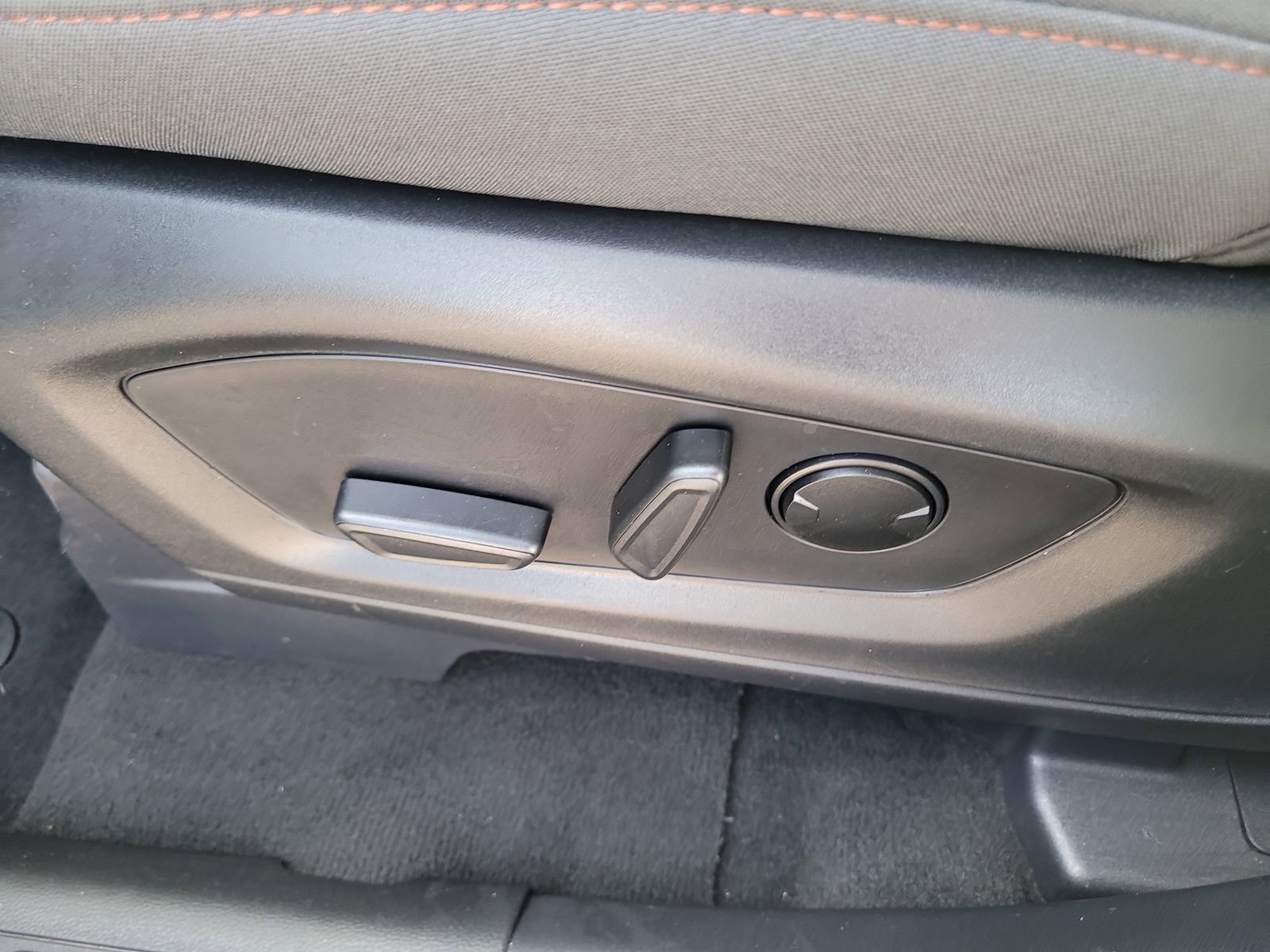 Certified 2025 Ford Explorer Active image 19