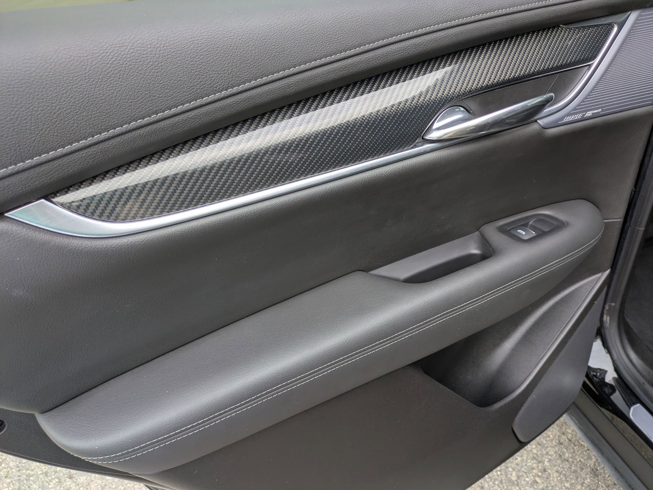 Used 2024 Cadillac XT6 Sport w/ LPO, Onyx Lite Package image 27