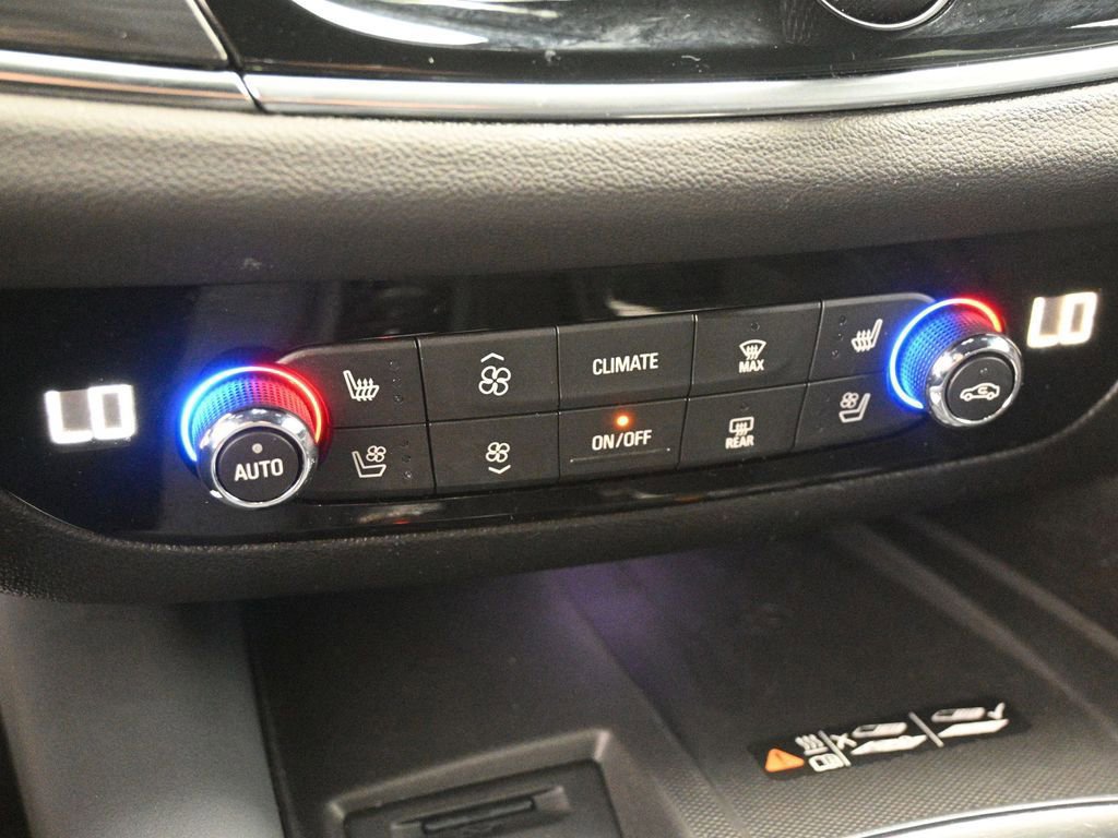 Used 2024 Buick Enclave Premium image 44