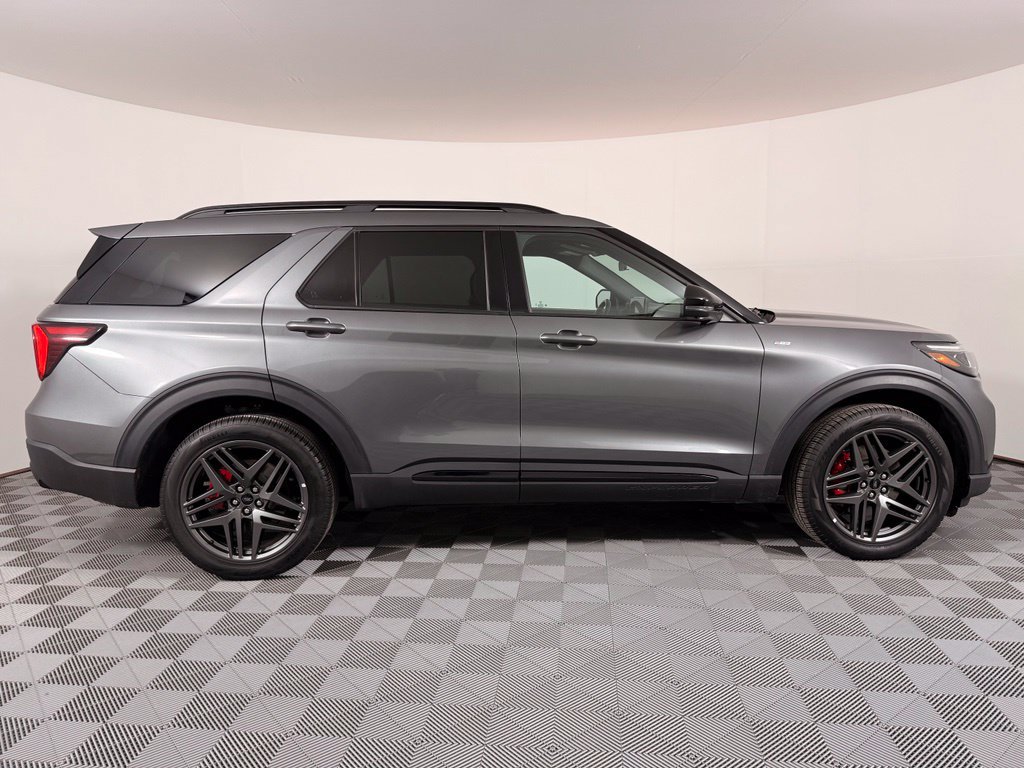 Certified 2025 Ford Explorer ST-Line w/ ST-Line Street Pack AWD/4WD image 7