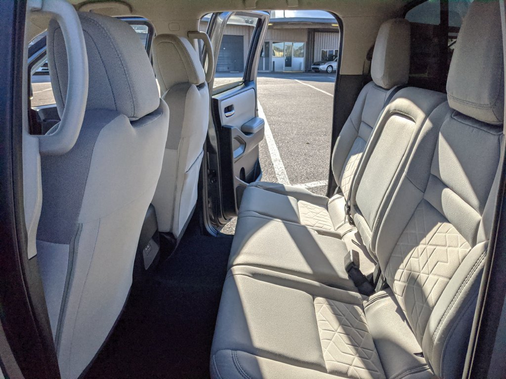 Used 2025 Nissan Frontier SV RWD image 15