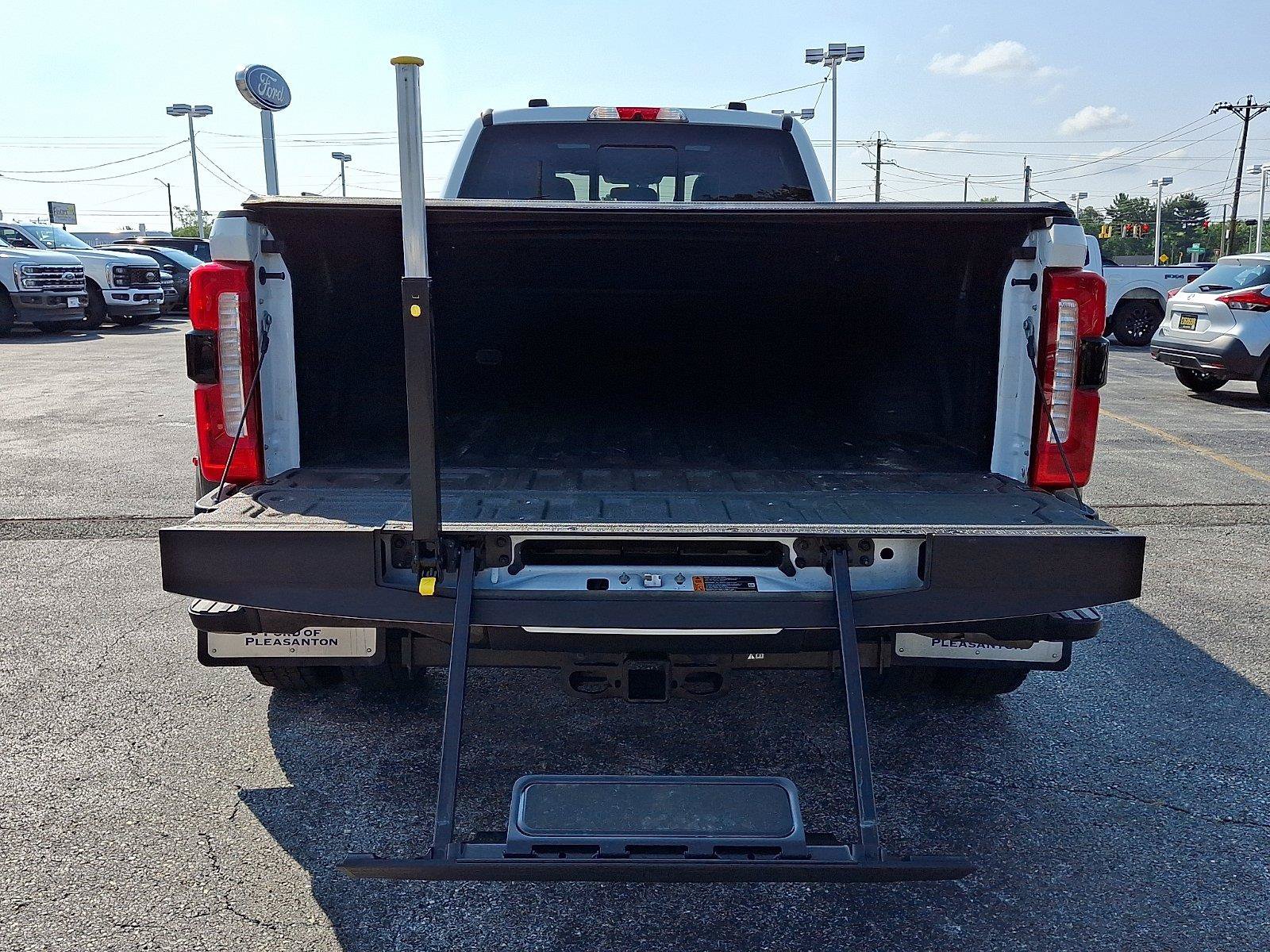 Certified 2025 Ford F450 King Ranch w/ FX4 Off-Road Package AWD/4WD image 36