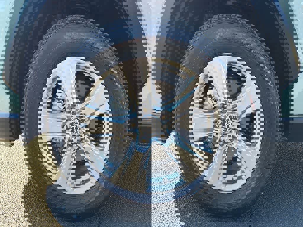 Used 2023 Toyota RAV4 XLE image 9