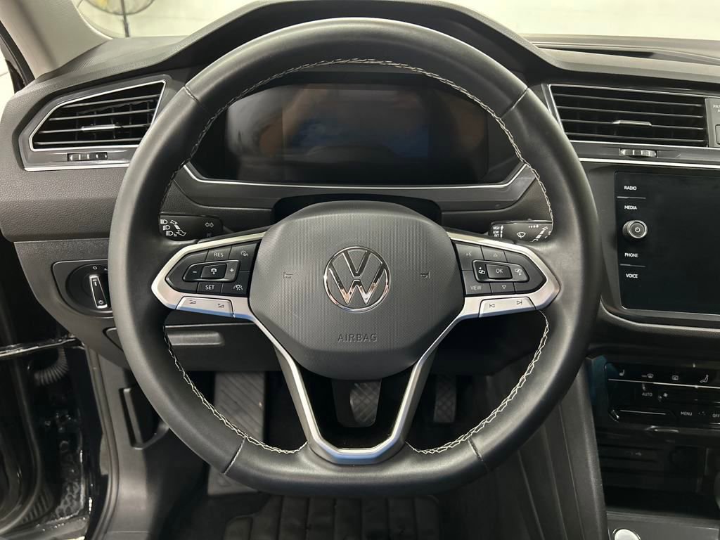 Used 2024 Volkswagen Tiguan SE image 17