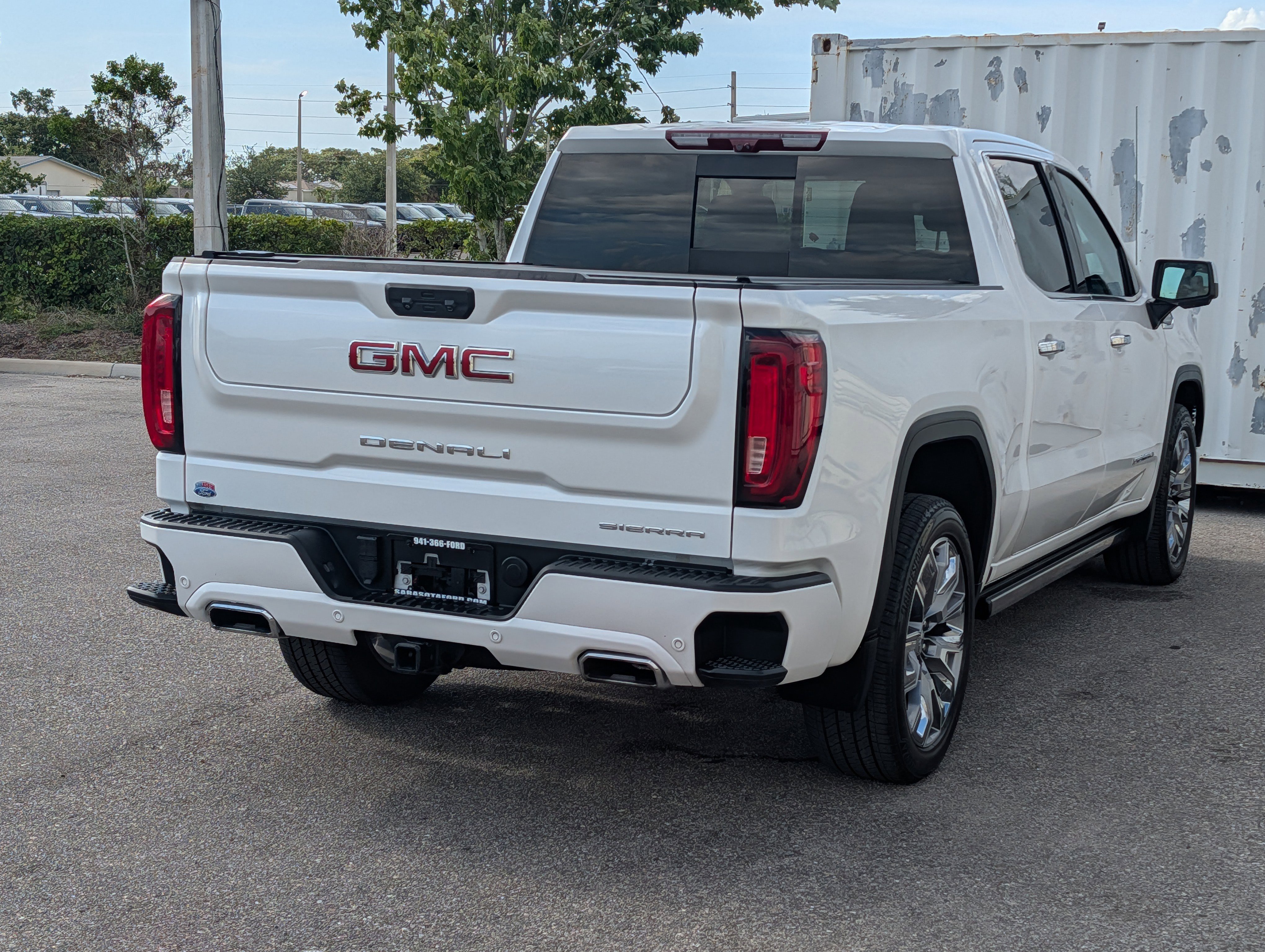 Used 2024 GMC Sierra 1500 Denali AWD/4WD image 4