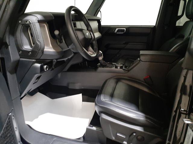 Certified 2025 Ford Bronco Outer Banks w/ Black Appearance Package AWD/4WD image 2