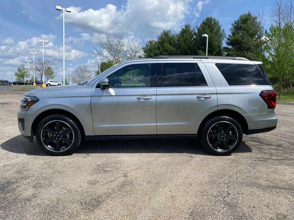 Certified 2023 Ford Expedition Limited AWD/4WD image 2