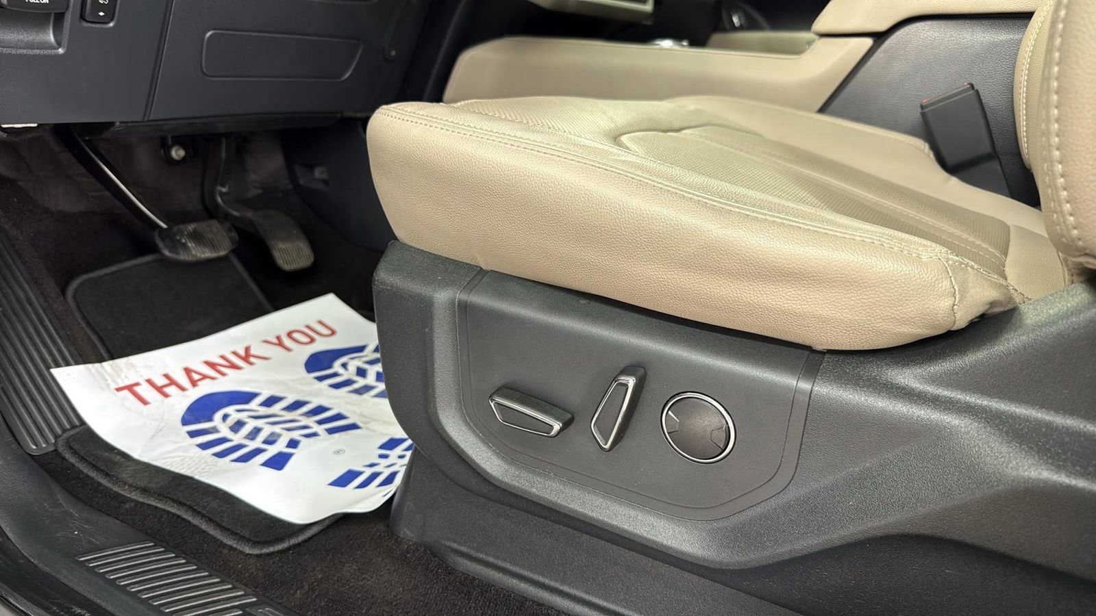 Certified 2022 Ford Expedition Limited image 11