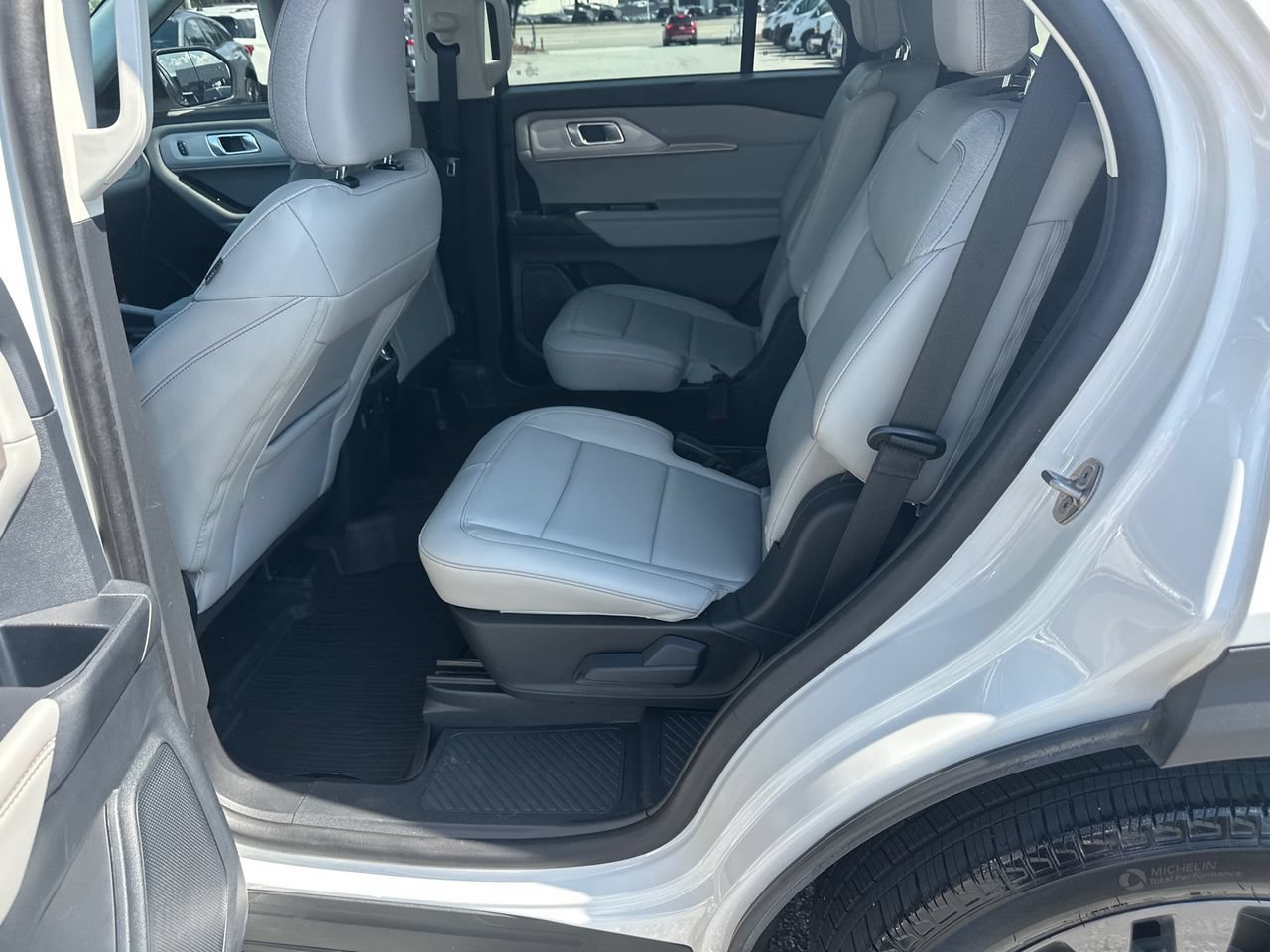 Certified 2025 Ford Explorer Active w/ Active Comfort Package AWD/4WD image 23