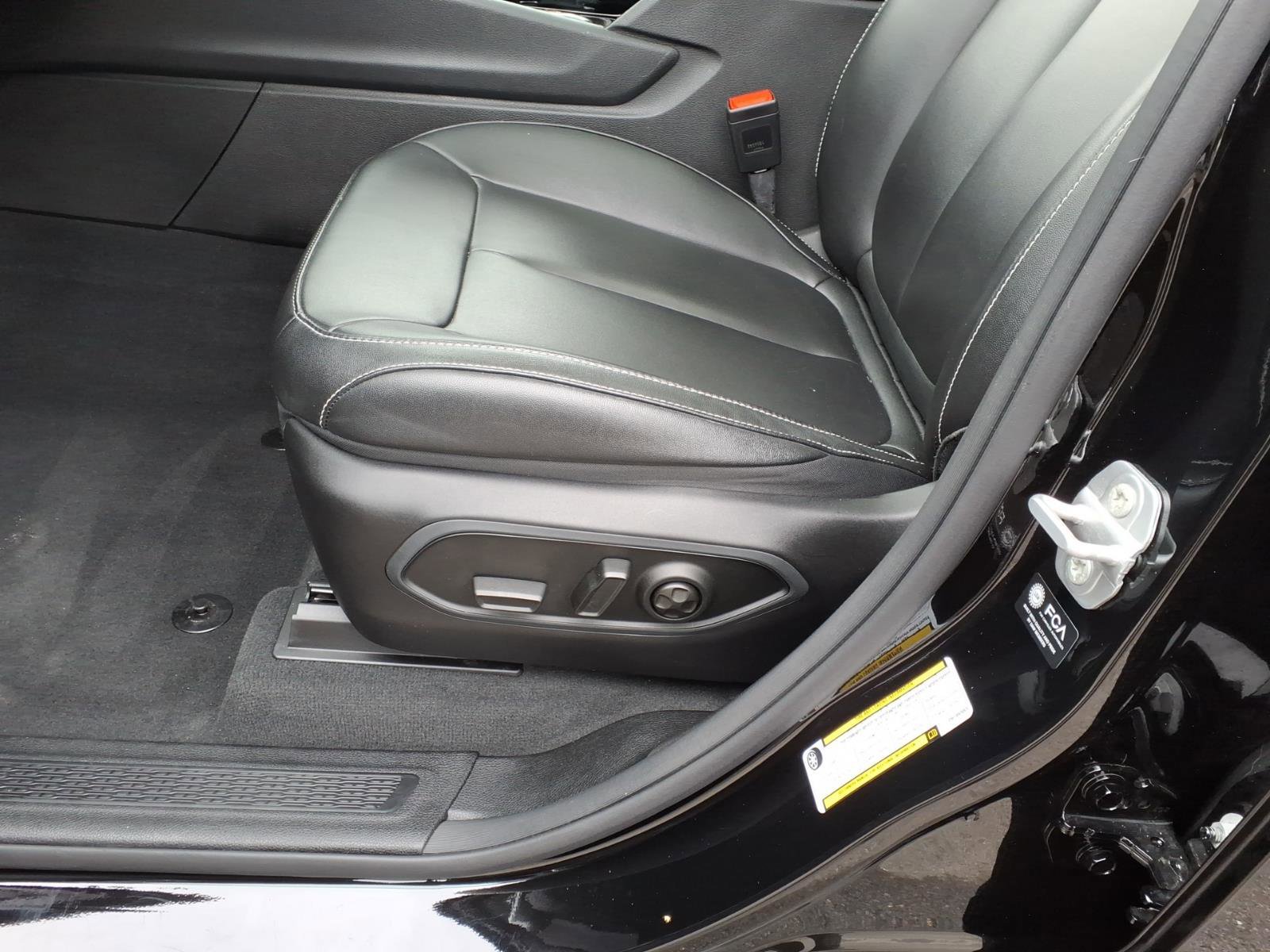 Used 2023 Jeep Grand Cherokee 4WD 4xe image 11