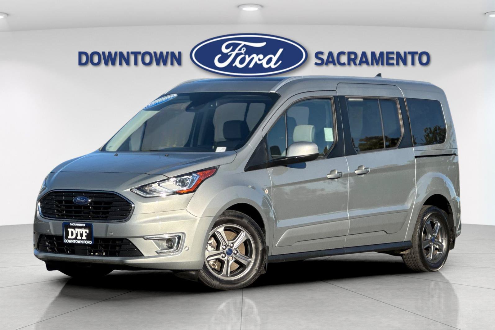 Certified 2023 Ford Transit Connect Titanium FWD image 2