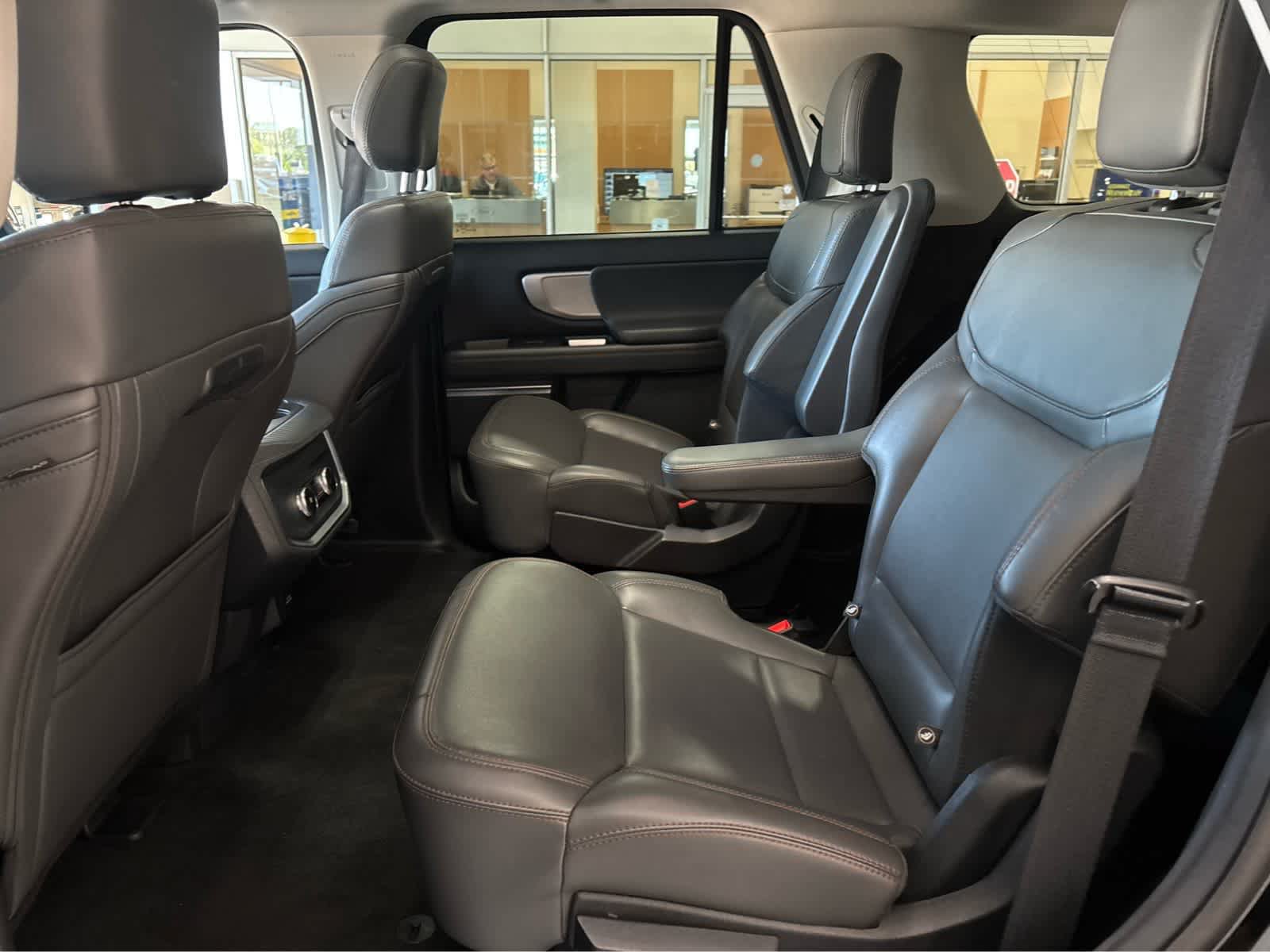 Certified 2025 Ford Expedition Active AWD/4WD image 31