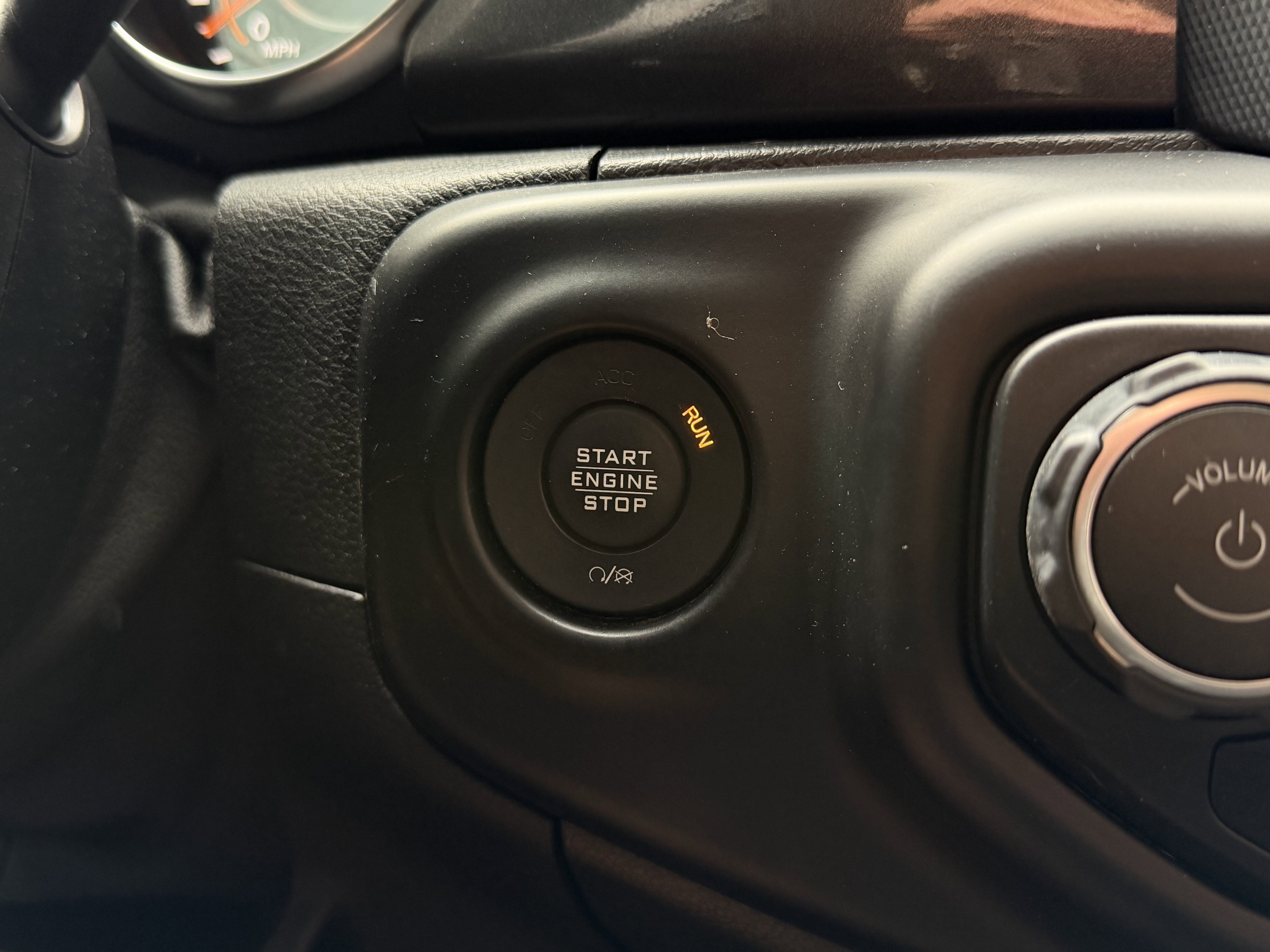 Used 2020 Jeep Wrangler Unlimited Sahara AWD/4WD image 27