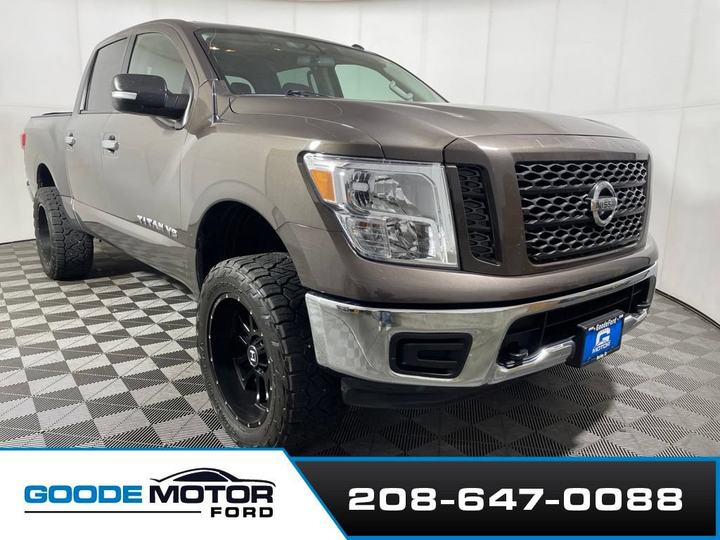 Used 2019 Nissan Titan SV AWD/4WD image 2