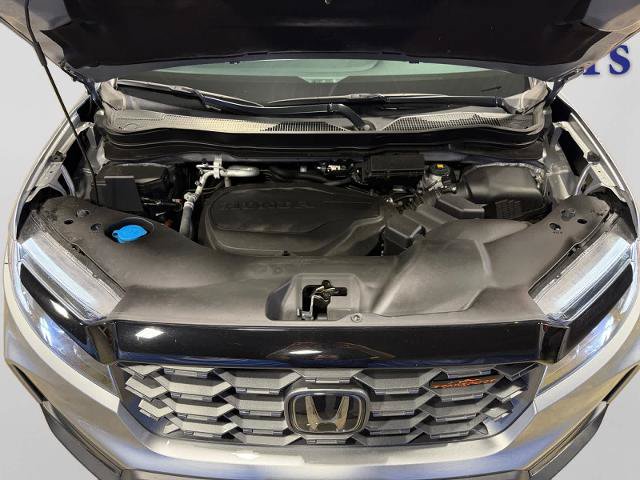 Used 2025 Honda Passport TrailSport image 8
