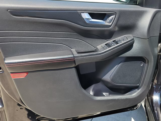 Certified 2025 Ford Escape ST-Line AWD/4WD image 7