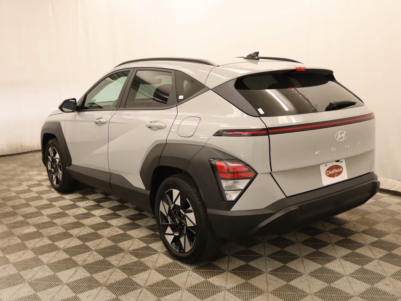 Used 2025 Hyundai Kona SEL FWD image 3