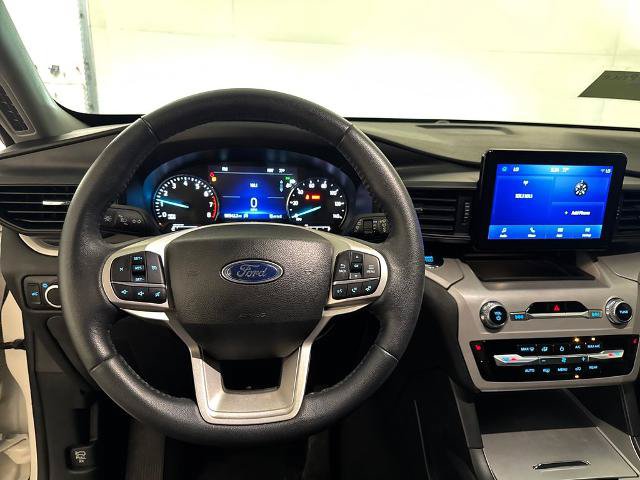 Certified 2023 Ford Explorer XLT RWD image 5