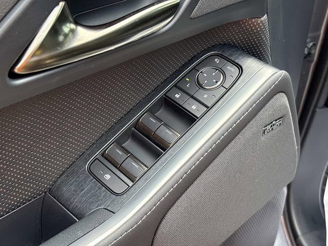 Used 2025 Lexus GX 550 w/ Accessory Package (2T) AWD/4WD image 25