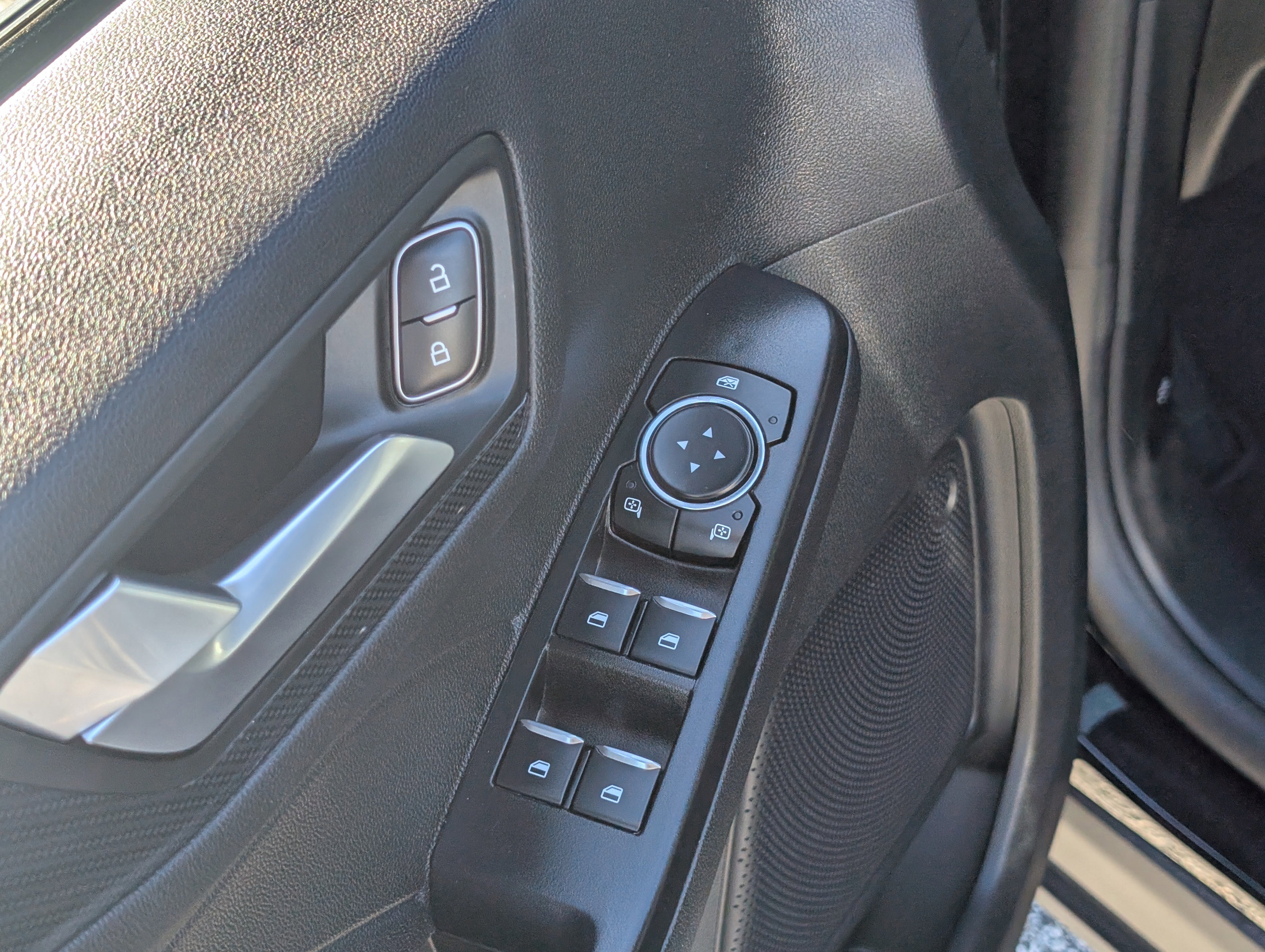 Certified 2025 Ford Escape ST-Line image 19