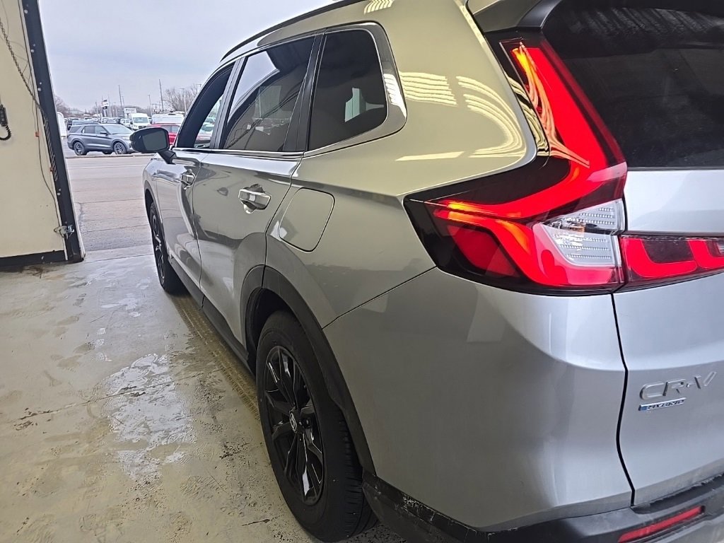 Used 2024 Honda CR-V Sport image 2