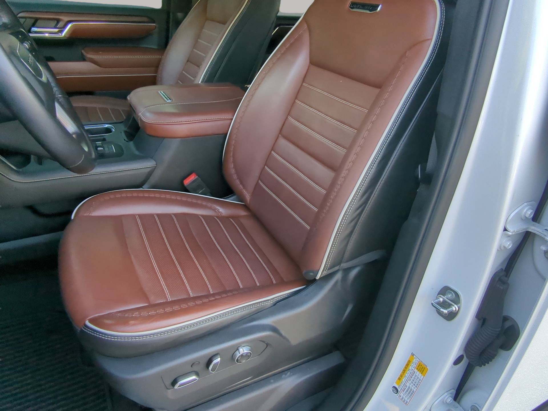 Used 2024 GMC Sierra 2500 Denali Ultimate AWD/4WD image 57