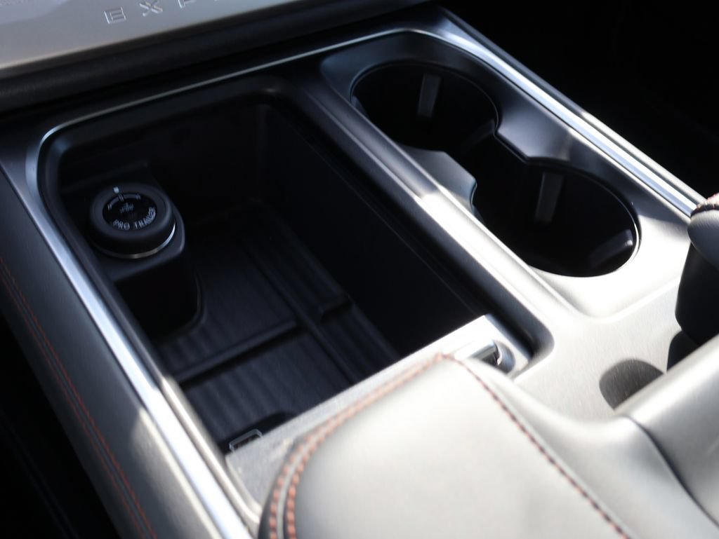 Certified 2025 Ford Expedition Active AWD/4WD image 40