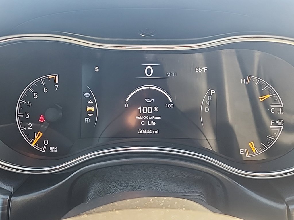 Used 2019 Jeep Grand Cherokee Altitude AWD/4WD image 13