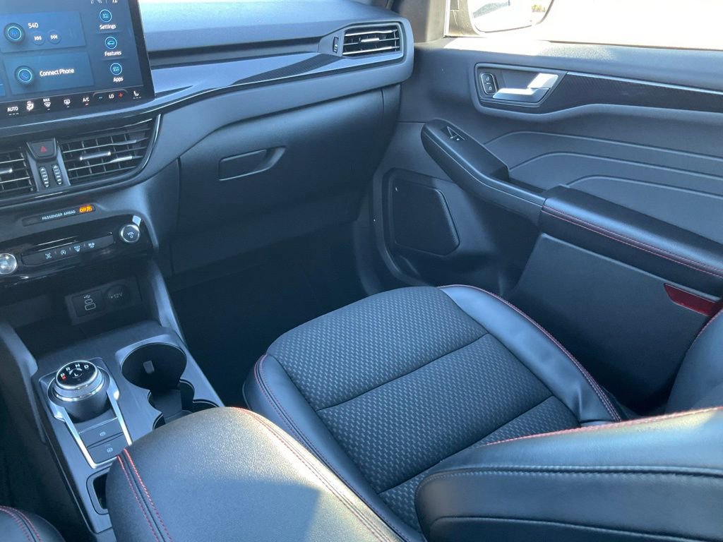 Certified 2024 Ford Escape ST-Line w/ Tech Pack #1 image 43