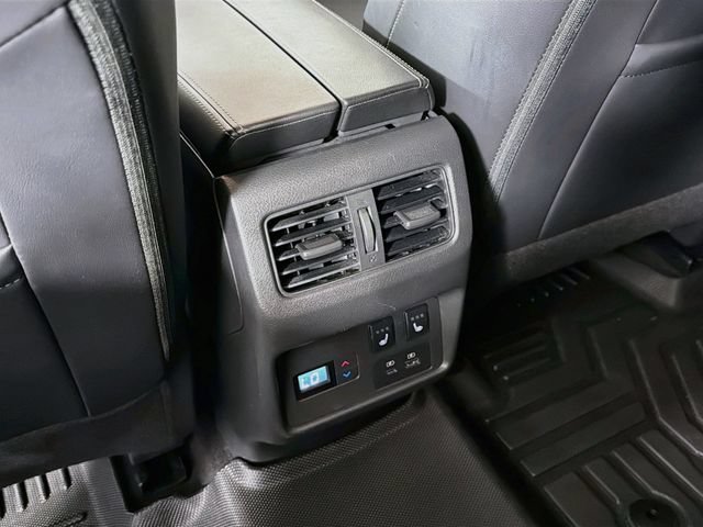 Used 2022 Nissan Rogue Platinum AWD/4WD image 31