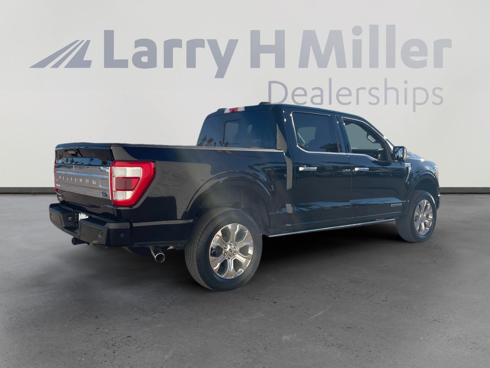 Certified 2023 Ford F150 Platinum w/ Equipment Group 701A High image 5