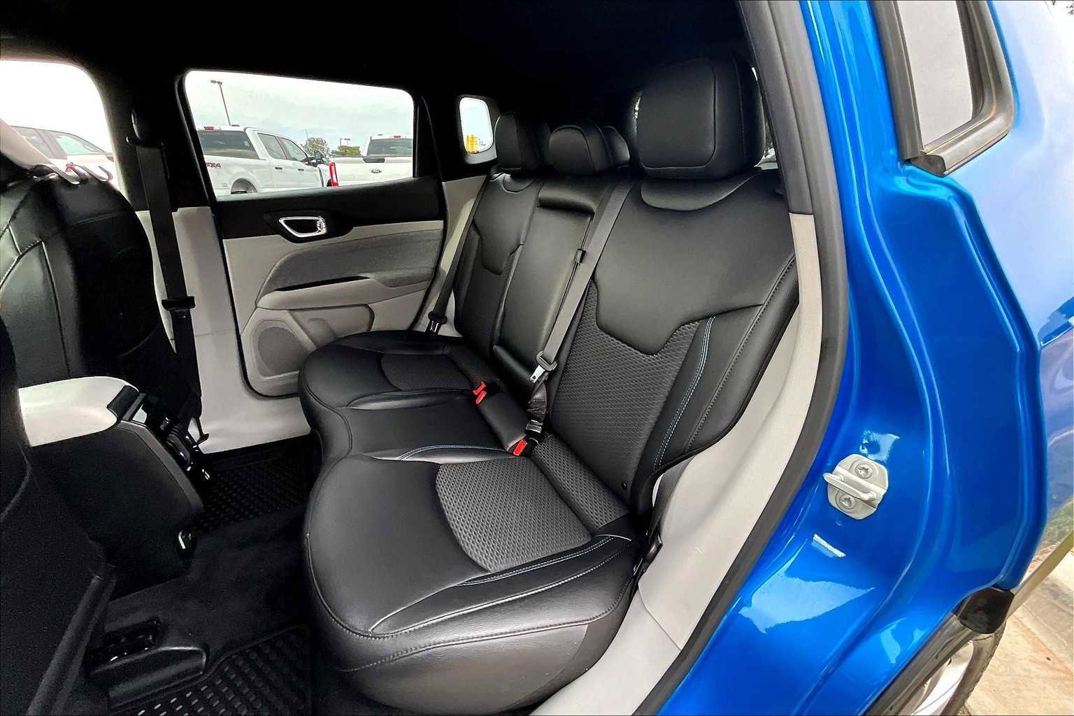 Used 2024 Jeep Compass Latitude w/ Convenience Group image 20