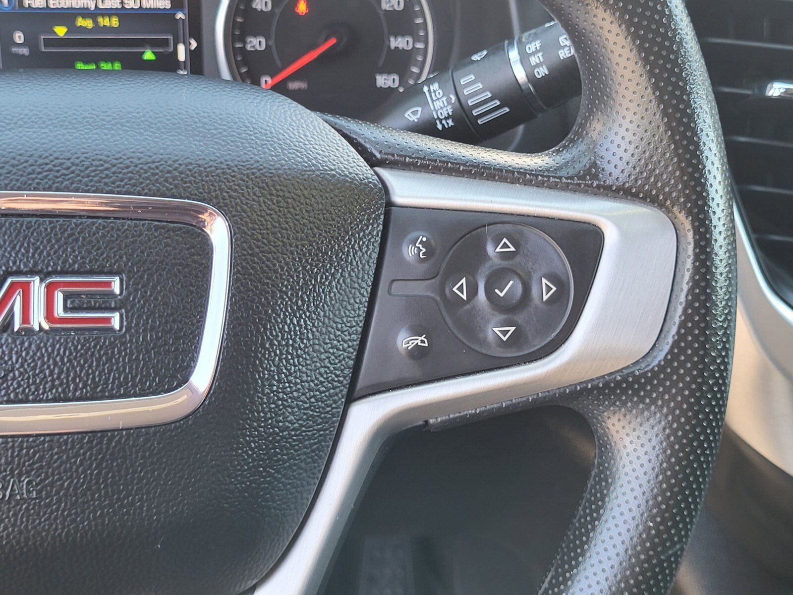 Used 2023 GMC Acadia SLE w/ LPO, Floor Liner Package image 27