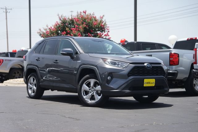 Used 2021 Toyota RAV4 XLE Premium AWD/4WD image 2