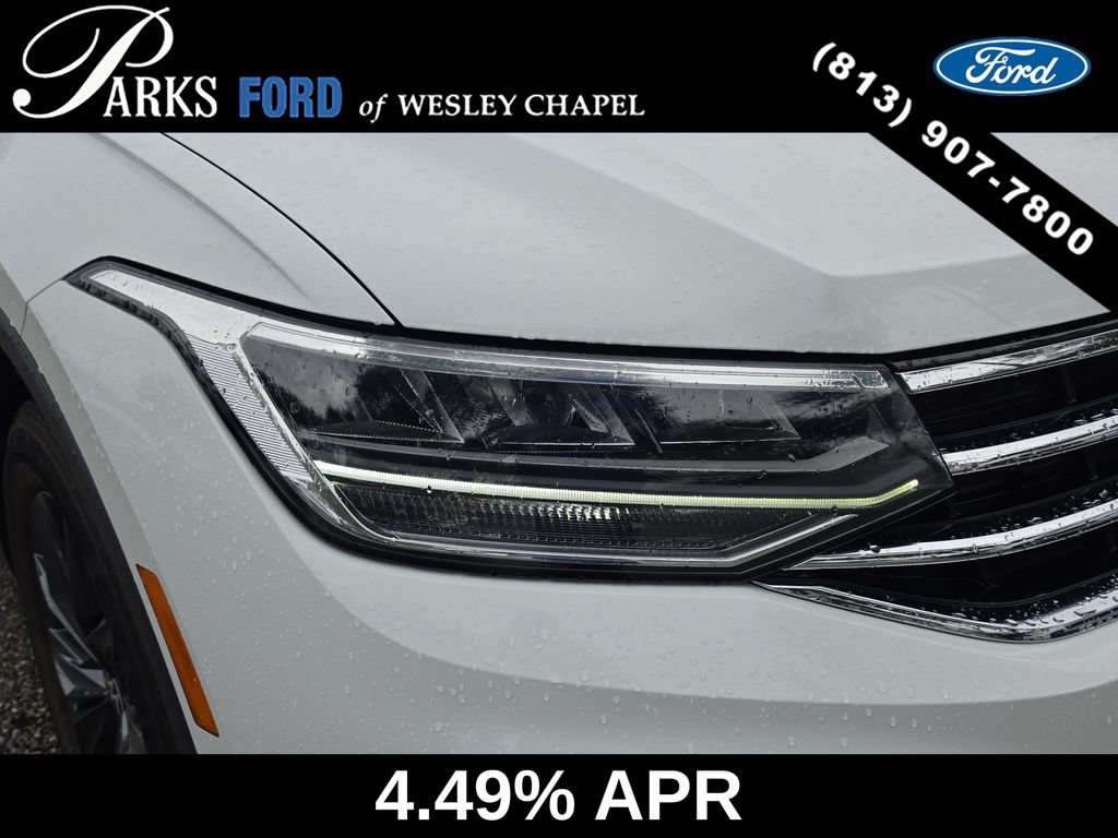Used 2024 Volkswagen Tiguan SE w/ Panoramic Sunroof Package FWD image 7