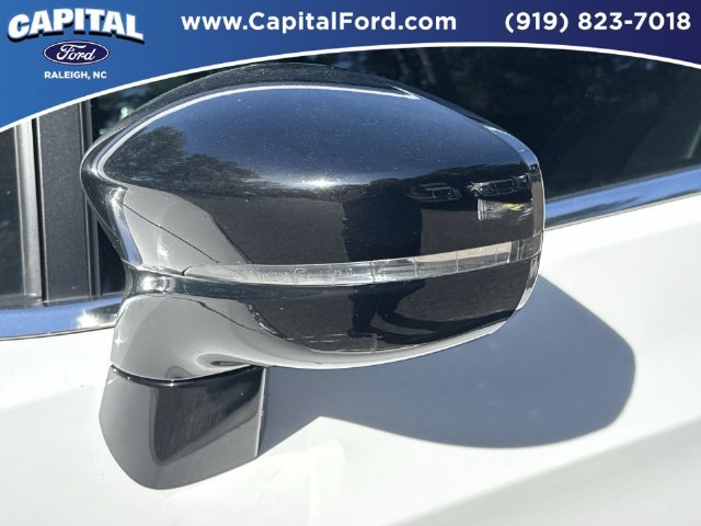 Used 2025 Chrysler Pacifica Select FWD image 12