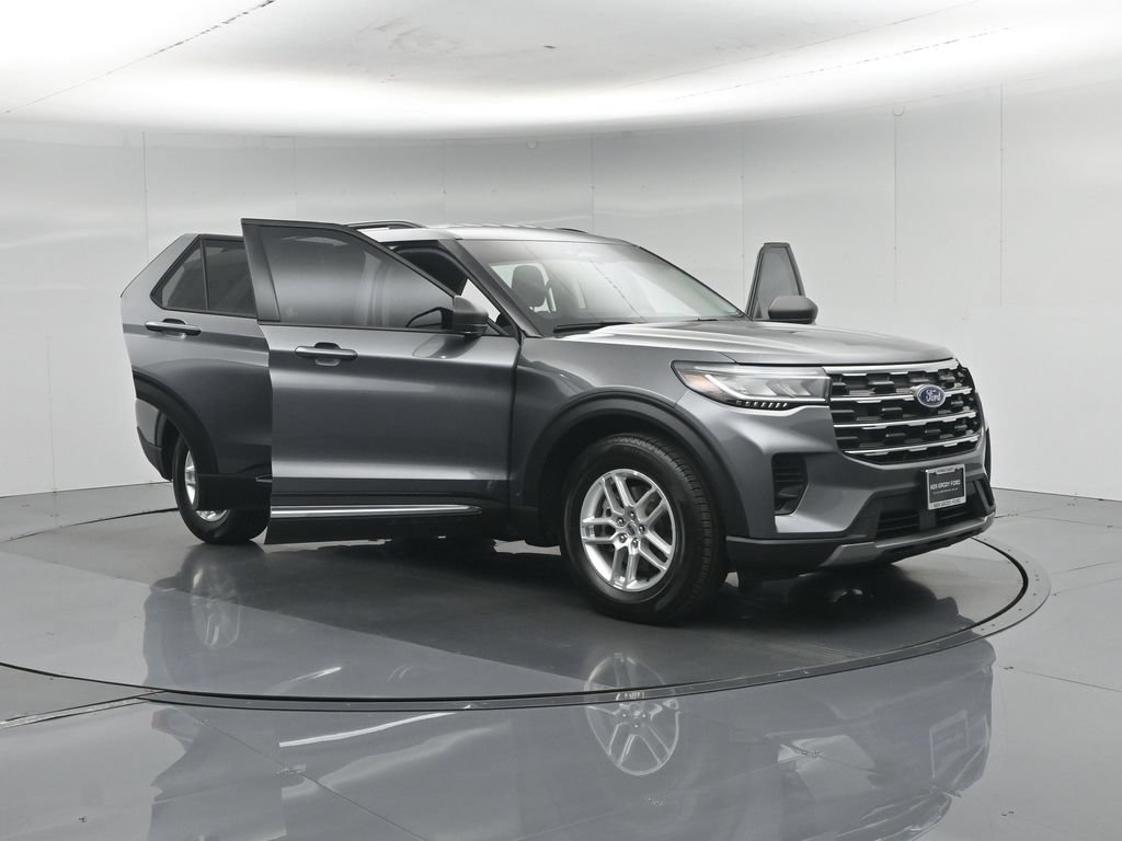 Certified 2025 Ford Explorer Active RWD image 38