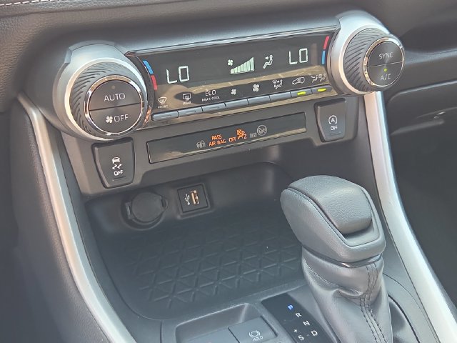 Used 2024 Toyota RAV4 XLE FWD image 18