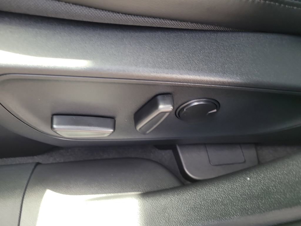 Certified 2026 Ford Escape SE image 18