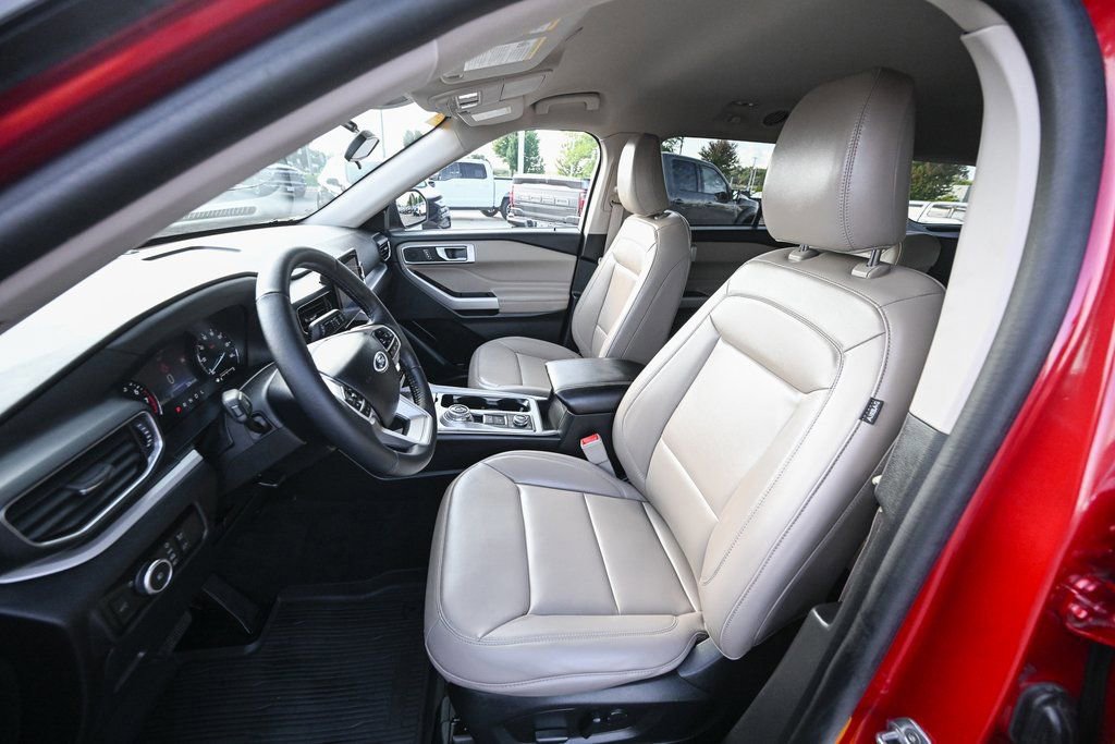 Certified 2023 Ford Explorer XLT w/ Equipment Group 202A image 23