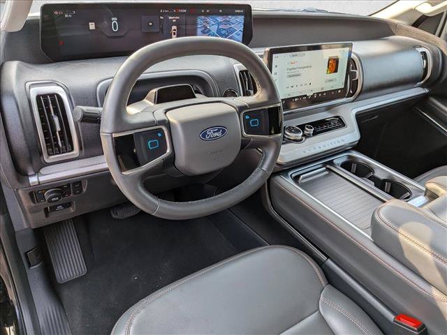 Certified 2025 Ford Expedition Active AWD/4WD image 10